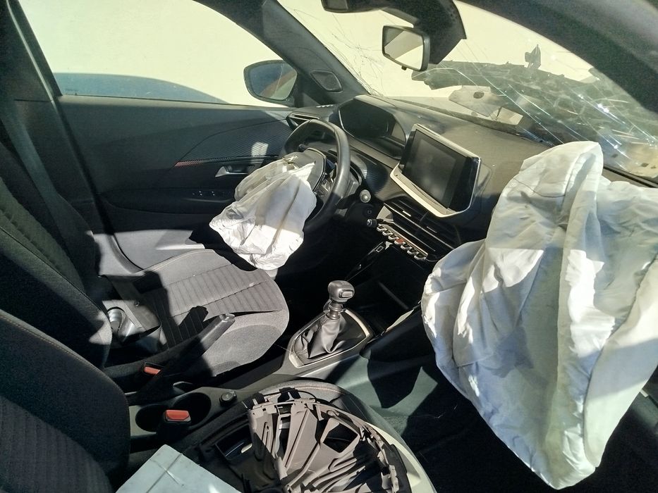 Peugeot   2008   1.2