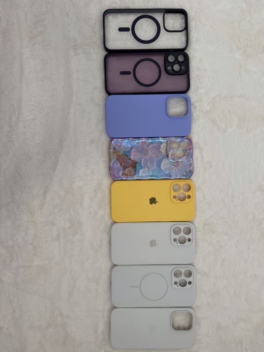 Чохол на iPhone 14 Pro max.