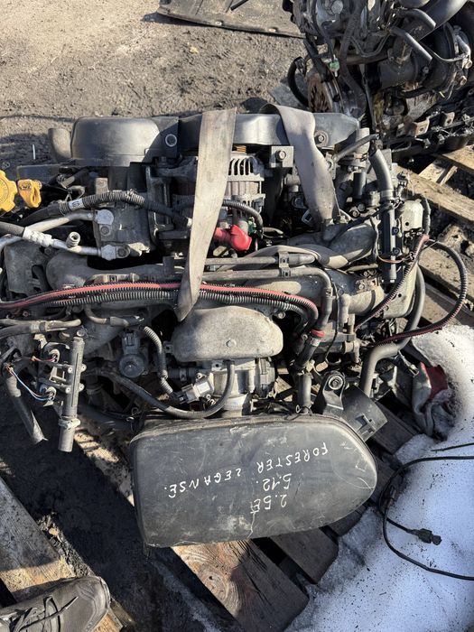 Двигун  мотор Subaru forester outback legacy impreza ej25 2.5i