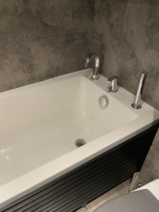 Wanna akryl kolo z komplet bateria chrom nozki