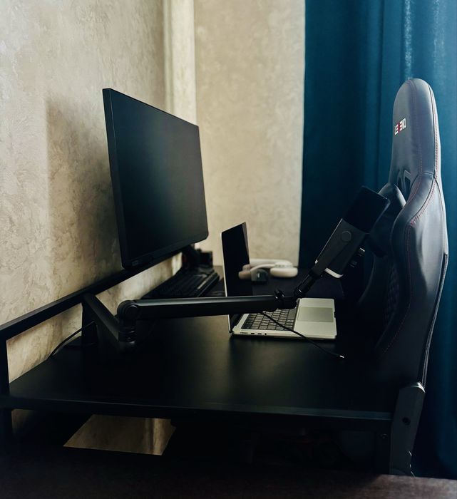 Стіл компʼютерний/письмовий