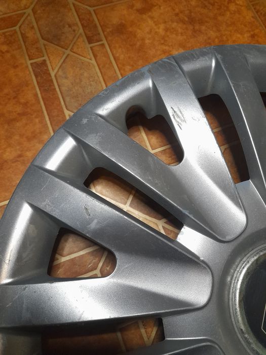 Ковпак атомобіля Рено