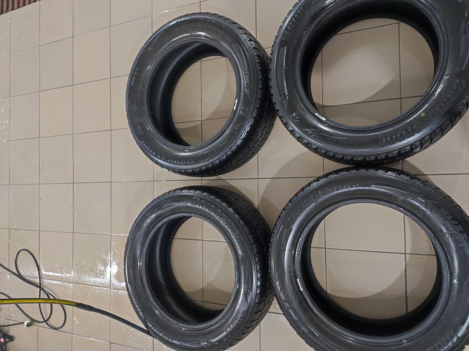 Продам резину зимнюю Bridgestone