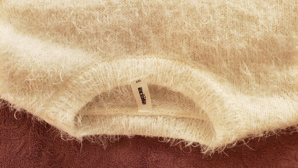 Продам кофтину для дівчинки віком 6 років