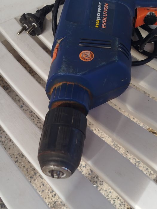 Vendo máquina de furar para peças