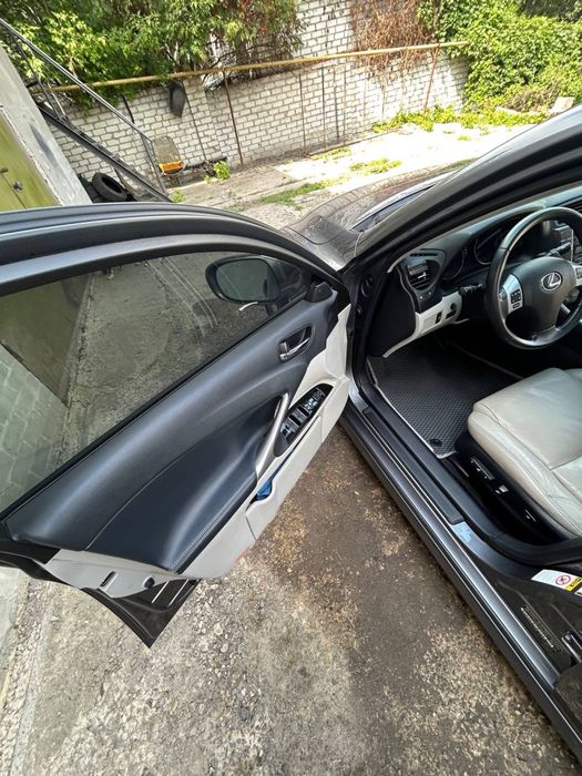 Lexus IS250 2012 г.в.