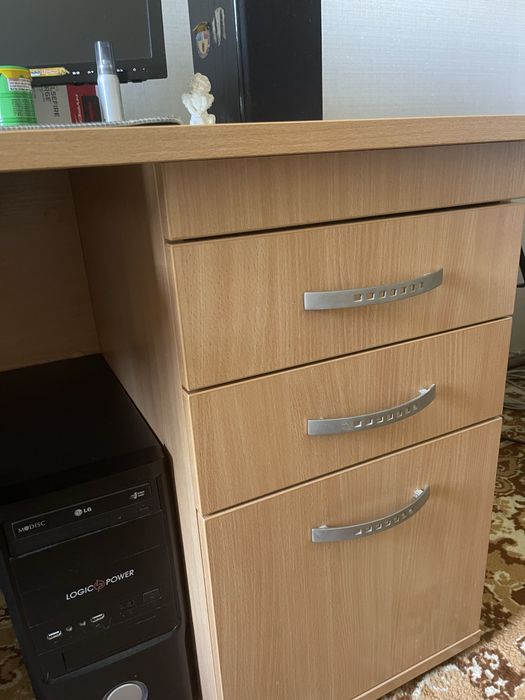 Письменный стол дсп