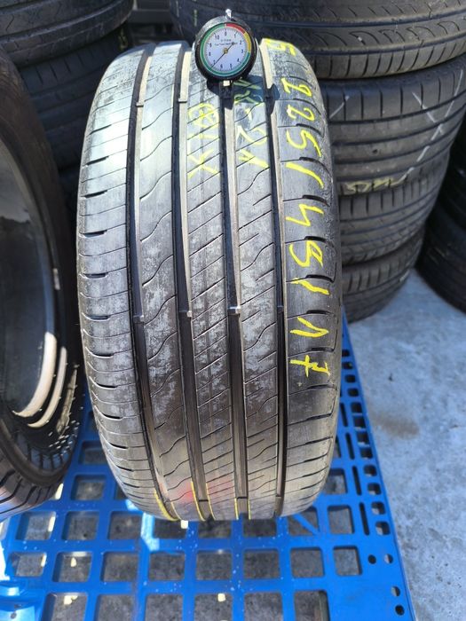 Opona Goodyear efficient grip 225/45/17 pojedynka