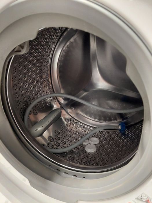 Прально-сушильна машина Electrolux