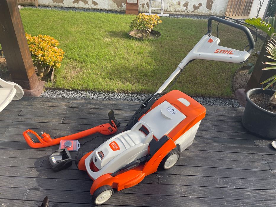 Corta-Relva Bateria STIHL RMA 339C bateria AK30 +Aparador BLACK DECKER