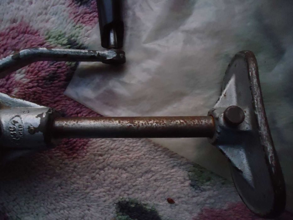 Дрель ручная. Дрель