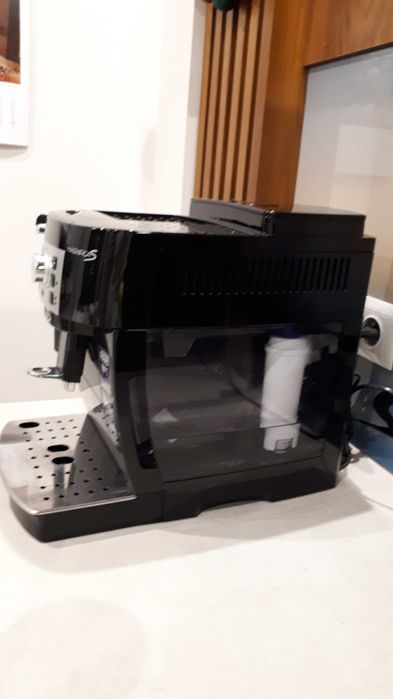 Ekspres ciśnieniowy DELONGHI Magnifica S PERFETTO.