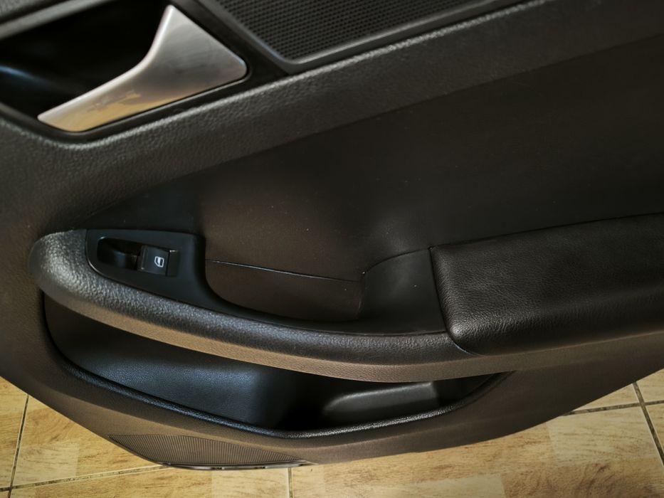 Карт двері права зад джета 2015 jetta mk6