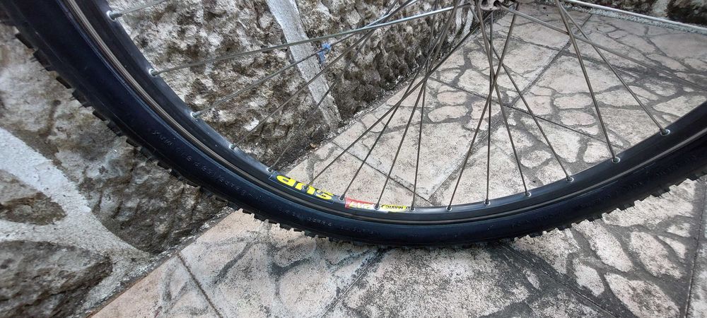 Bicicleta de suspensão total