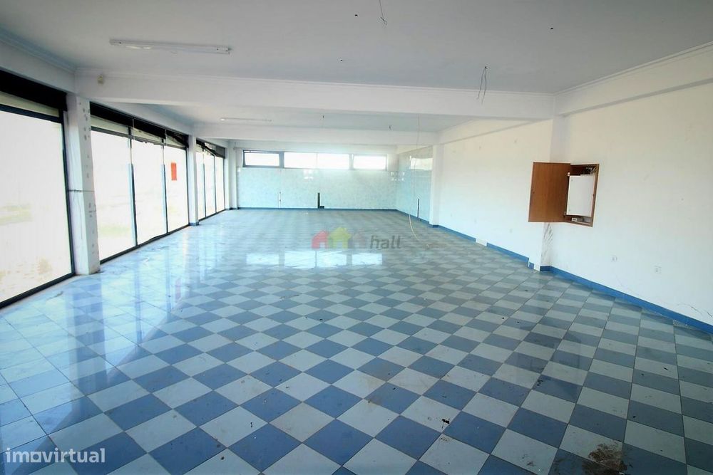Armazém de 1.921m2 na Quinta do Anjo - Palmela