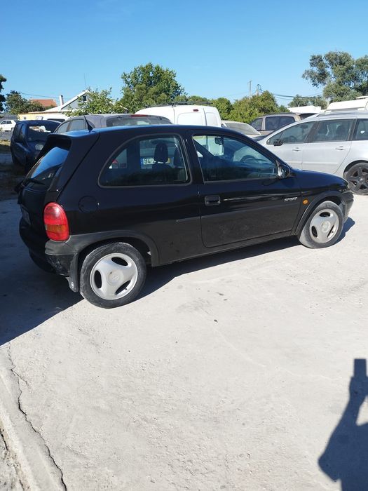 Opel Corsa (5 lugares) 1500 turbo diesel de 1997