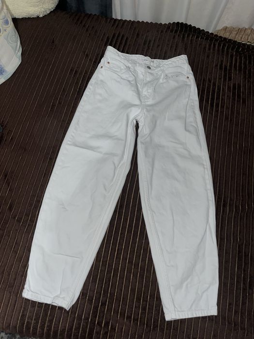 білі джинси хс, мом плотні
