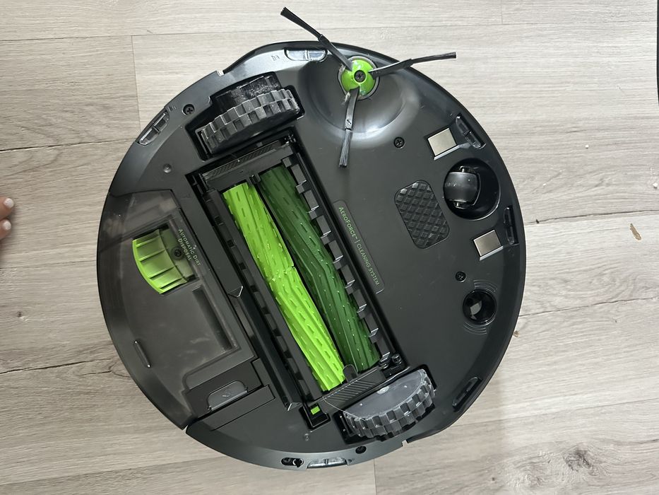 Robot aspirador Roomba j7+ com esvaziamento automatico e wifi