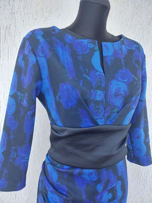Sukienka ołówkowa w roz M/L.
