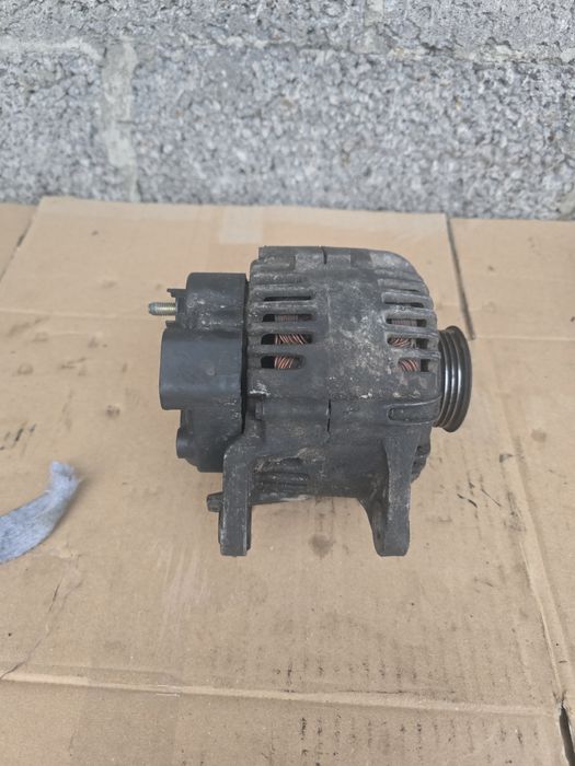 Генератор Hyundai Santa FE, Hyundai Trajet,  Hyundai H1 2.4 бензин