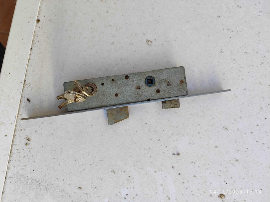 Fechadura interior de porta de aluminio