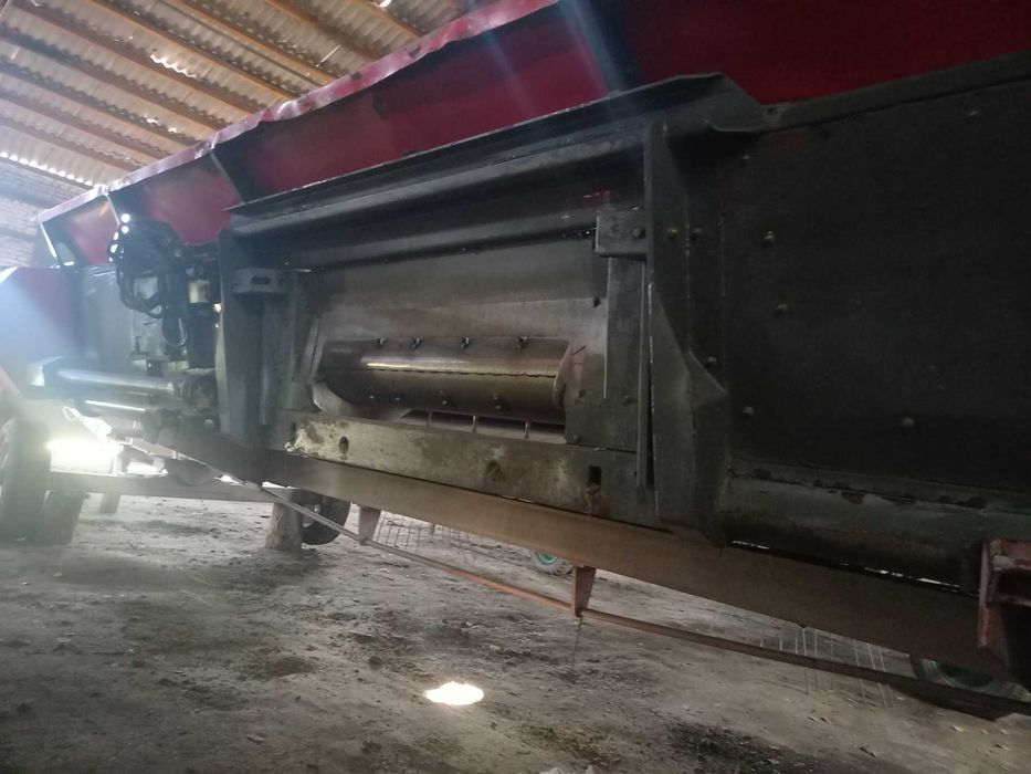 Комбайн Massey Ferguson 7274 CEREA з зерновою жаткою 7,6м