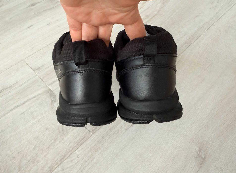 Кросівки шкіряні Nike T-Lite XI, оригінал, р-р 41, уст 26,5 см