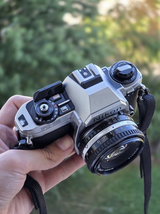Плівковий фотоапарт Nikon FG 20 + об'єктив Nikon Series E 50mm f/1.8