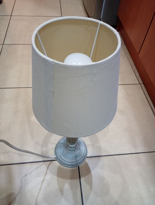 Lampa stołowa szara
