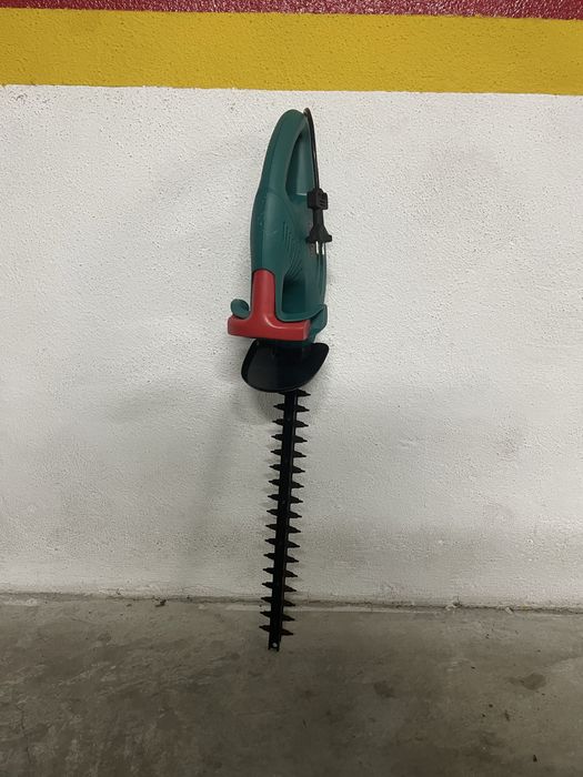 Corta-Sebes BOSCH (Como Novo)