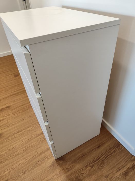 Comoda MALM ikea 4 gavetas
Cómoda c/4 gavetas, branco, 80x100 cmMALM
C