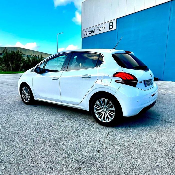 PEUGEOT 208 1.2 PureTech Allure (2019) | 65 000 km | Estado Impecável