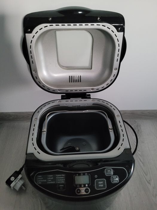 Maszyna do wypiekania chleba Russell Hobbs Compact 23620