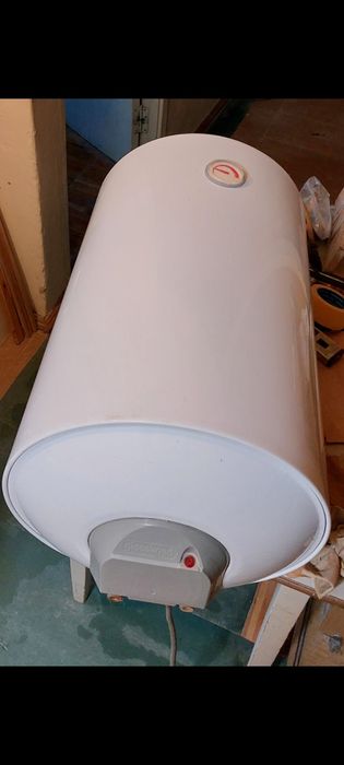 Бойлер на 80 лiтрiв.