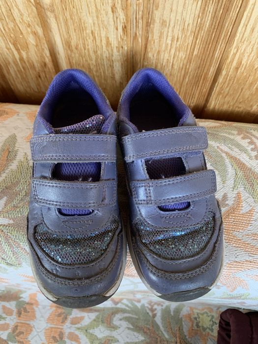 Кросівки на дівчинку clarks