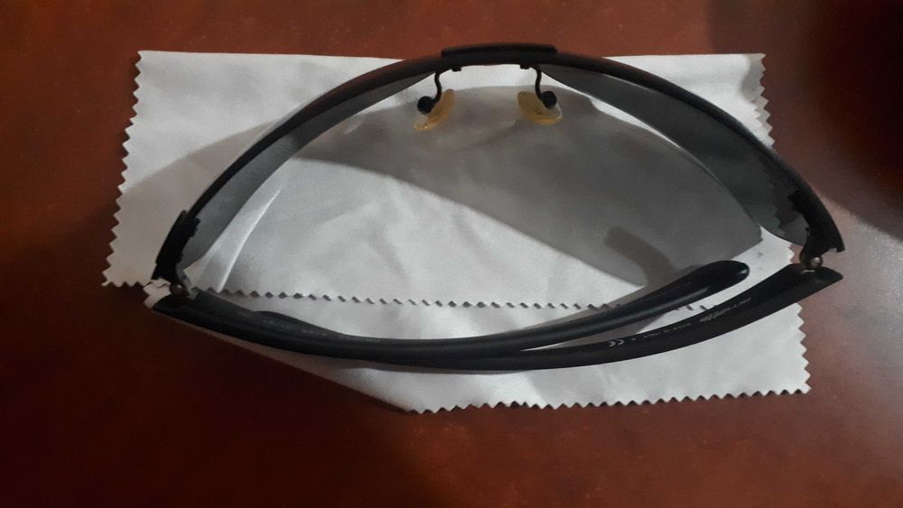 Vendo c/1 par de lentes novas fechadas ainda..