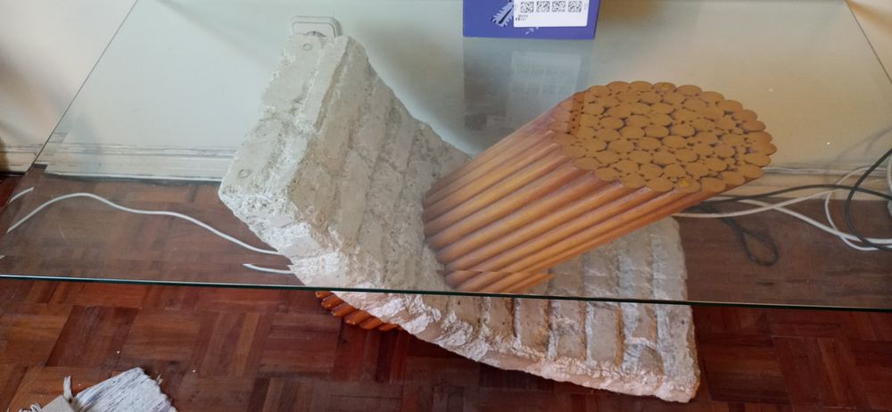 Duas mesas de apoio com pedra lindissimas