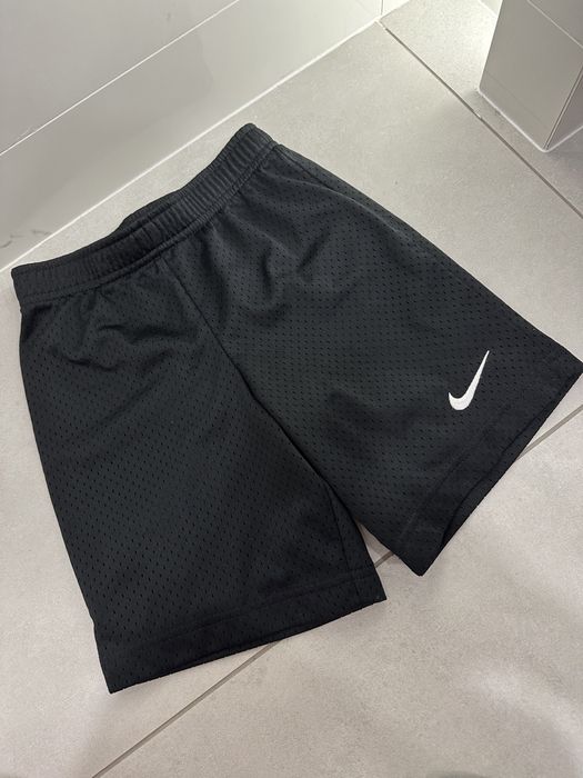 Spodenki nike czarne szorty do ćwiczeń dla chłopca 110-116cm