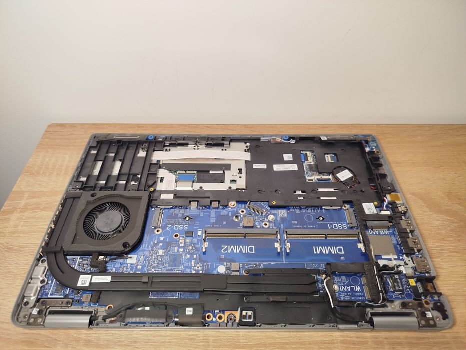 Laptop Dell latitude 5520 i5-11Gen do naprawy albo na części