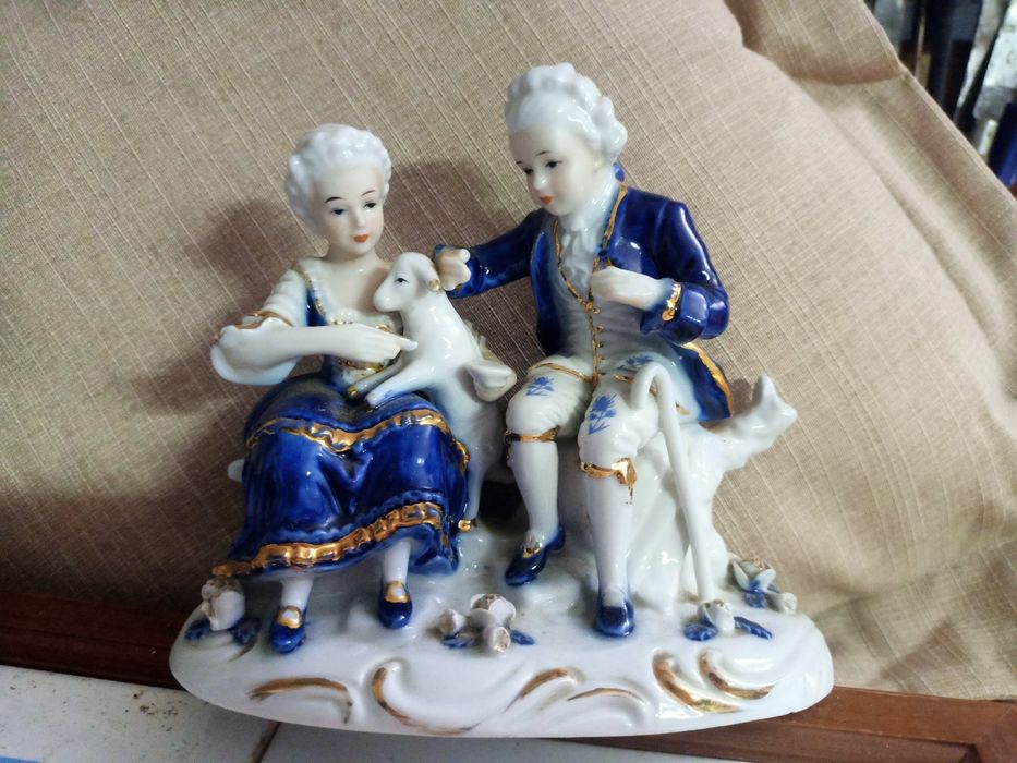 Estatueta da CDC Rokoko Collection - Casal com Cordeiro