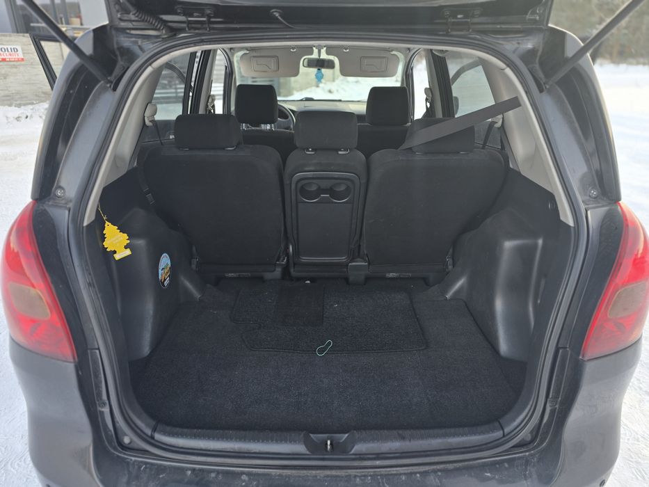 Toyota Corolla verso 2.0 D4D 90km