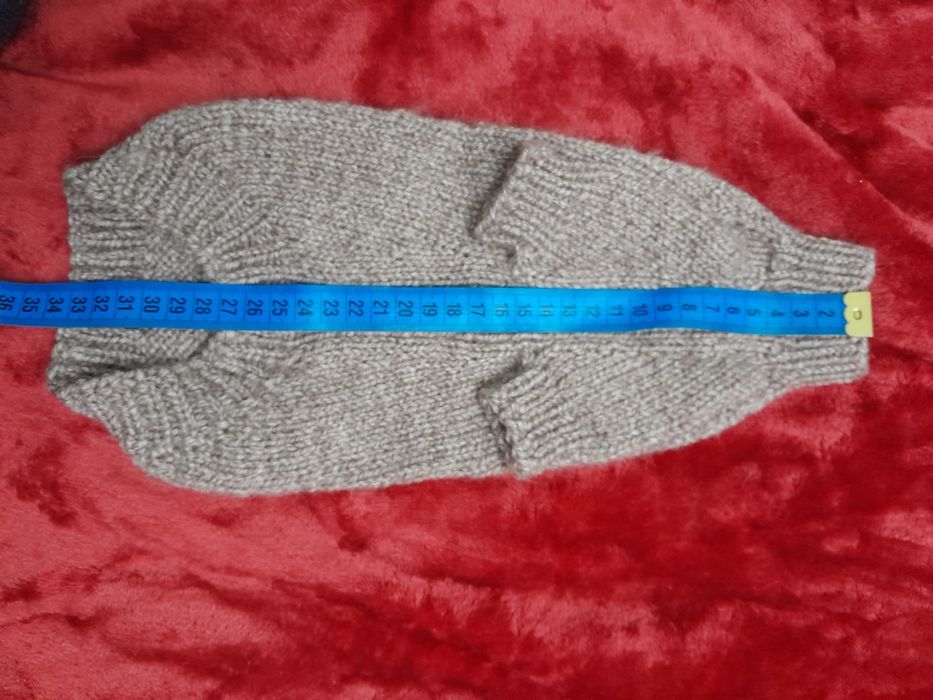 Вьязаний светр для котика