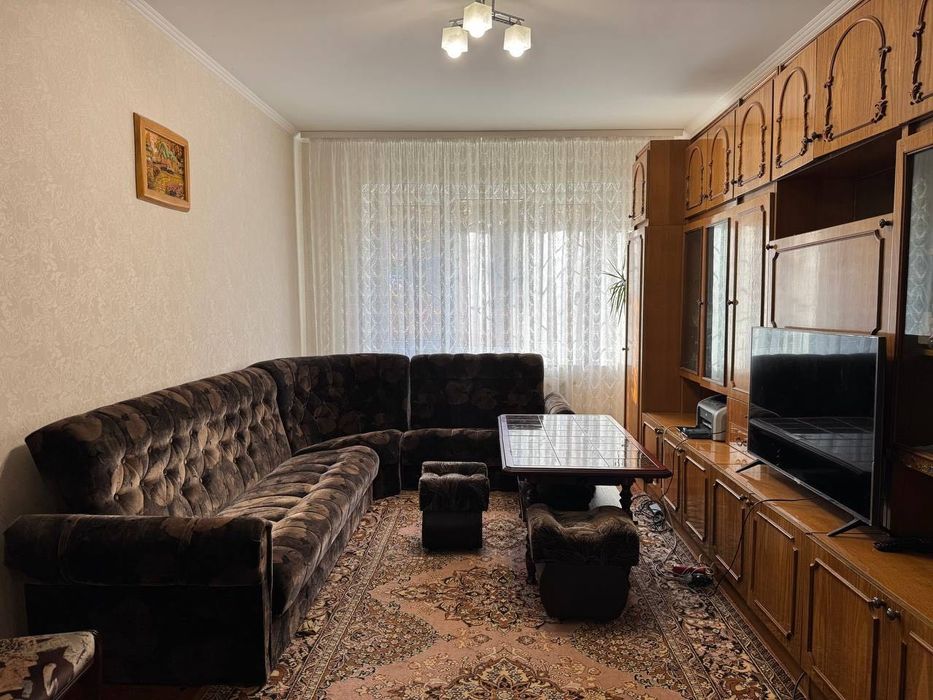 Продам 4-кімнатну квартиру з ремонтом!