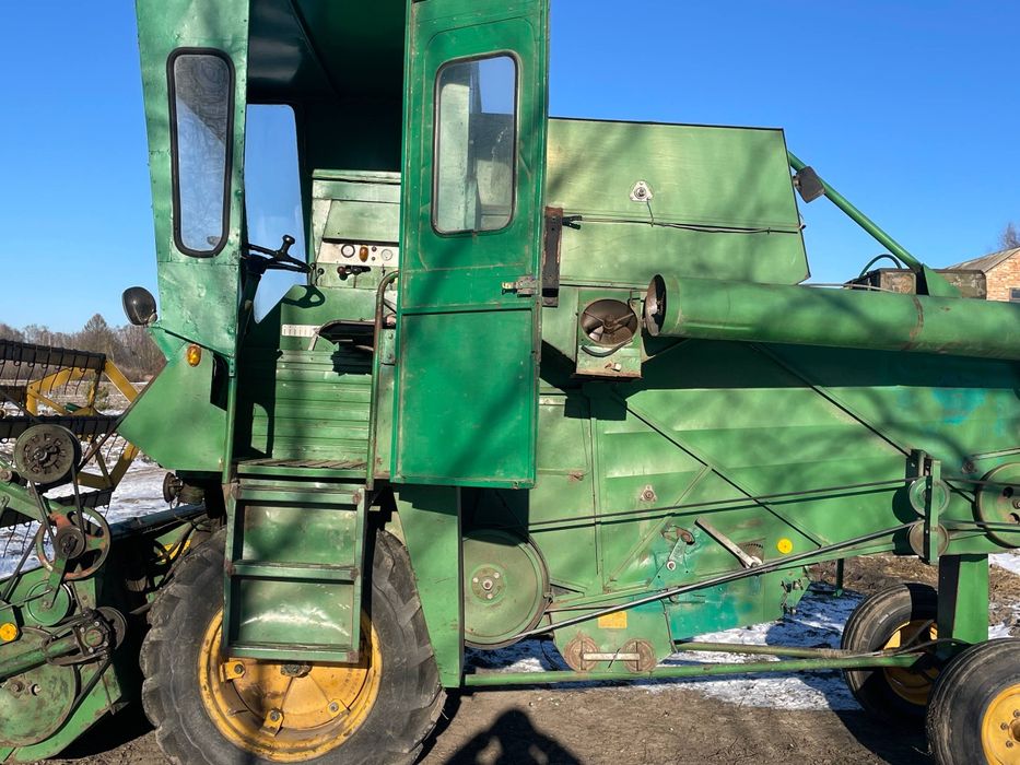 Продам комбайн Volvo - 800