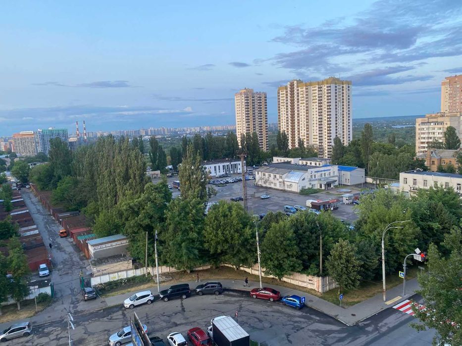 Продам 3к 107м пр- т Науки 62-А Бізнес Клас Ремонт Меблі Техника Цегла