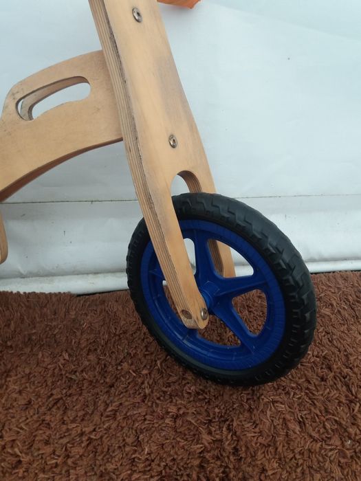 Bicicleta de criança em madeira