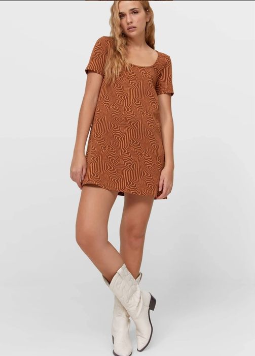 Нова літня сукня-футболка Stradivarius у ретро-стилі (M / 44)