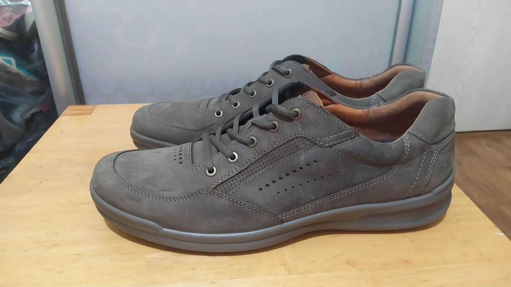 Ecco - шкіряні кросівки туфлі