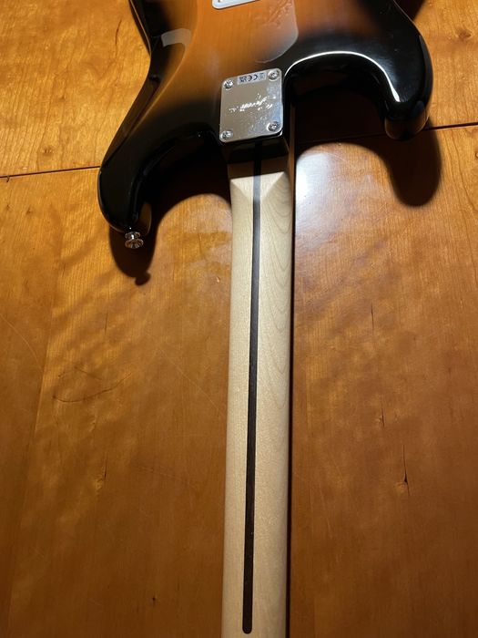 Guitarra Squier, by Fender.