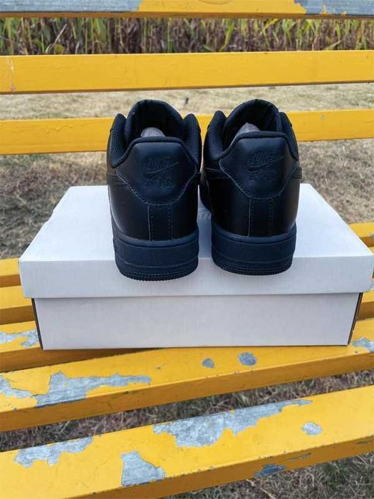 Nike_Air_Force_1_Low_Czarny r.37,5